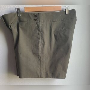 Ann Taylor Factory - Women’s Olive Colored Shorts, Sz 12